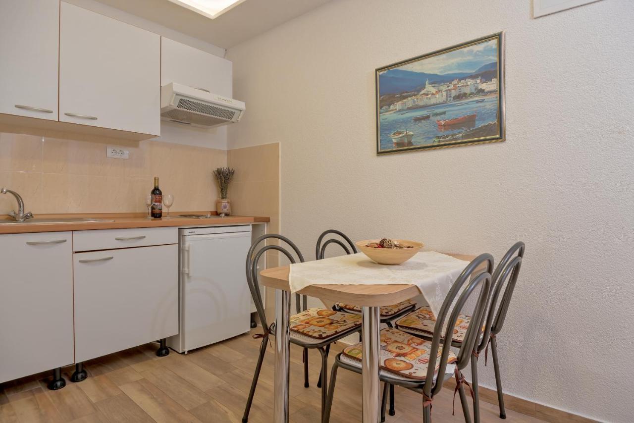 Apartmani Putnik Baska Voda Exterior photo