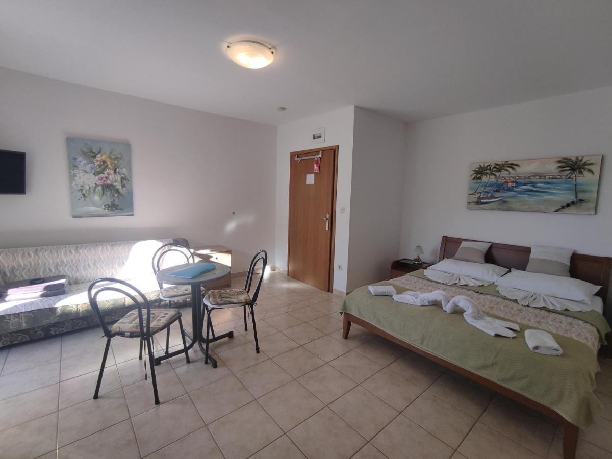 Apartmani Putnik Baska Voda Exterior photo