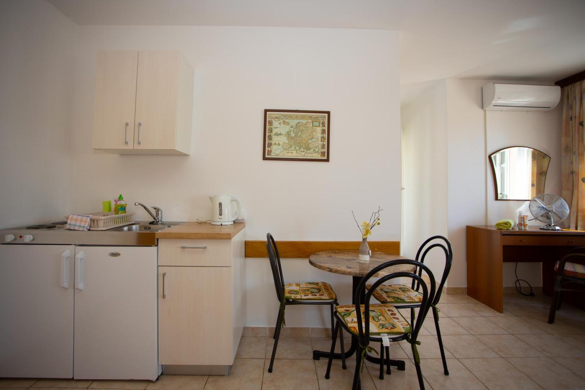 Apartmani Putnik Baska Voda Exterior photo
