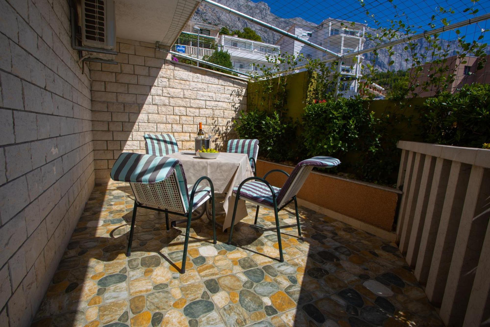 Apartmani Putnik Baska Voda Exterior photo
